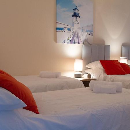 Appartamento Carvetii - Fox House - 1St Floor Flat Sleeps Up To 8 Dunfermline Esterno foto